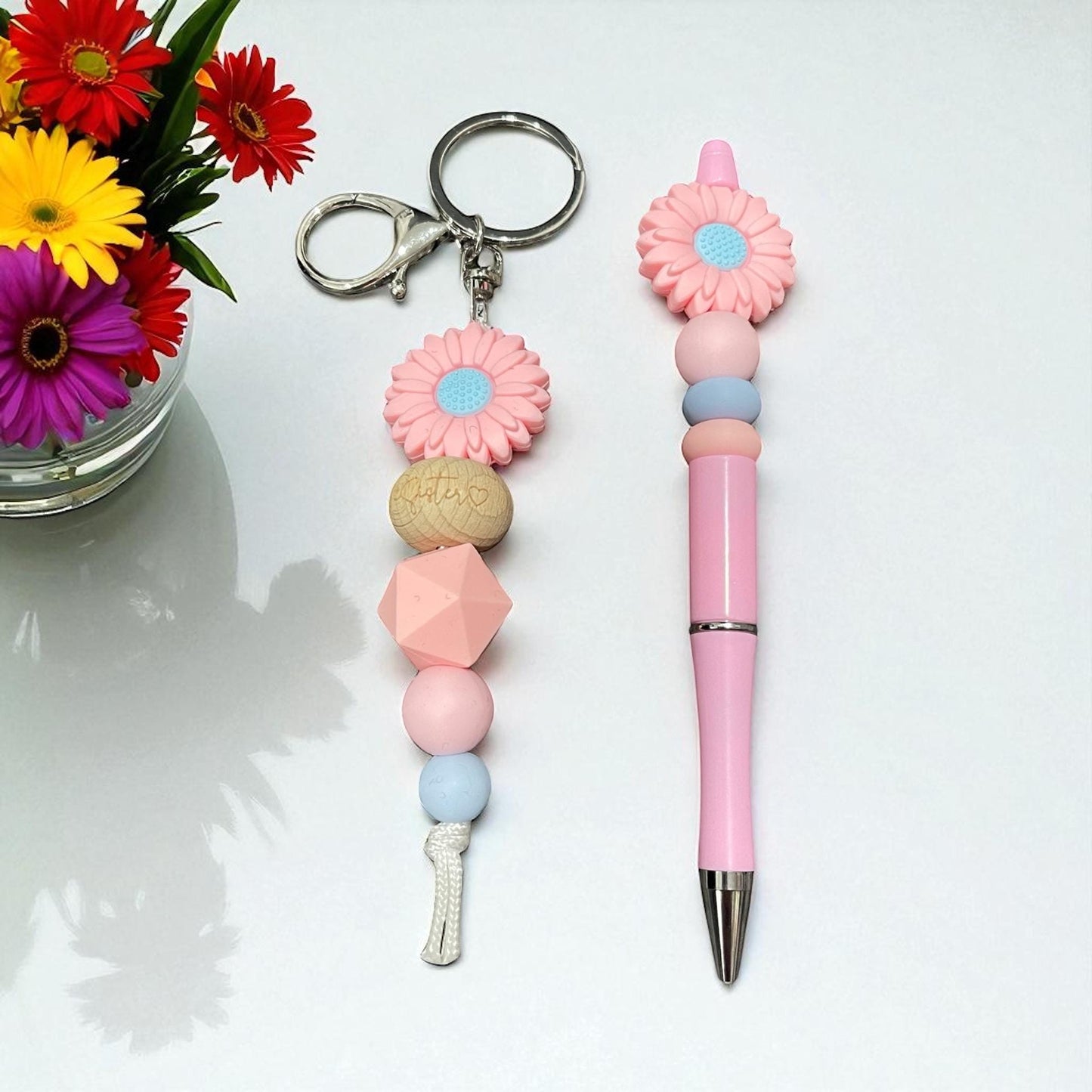 Pink Daisy Sister - Keyring & Pen Set
